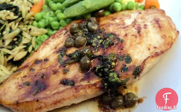 Poitrines de Poulet Aux Câpres, Échalotes, Citron et Vin