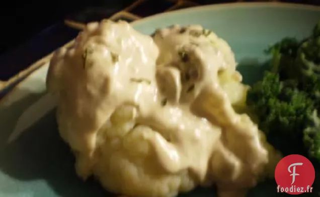 Chou-Fleur À La Sauce Au Fromage Aux Champignons