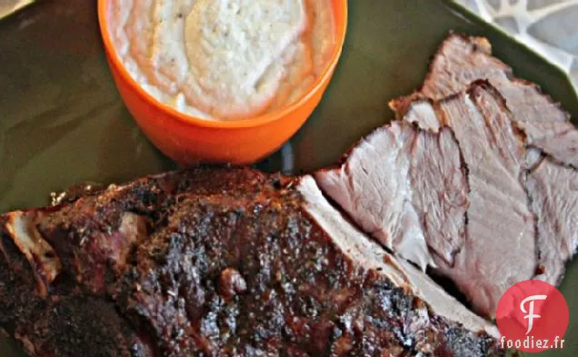 Épaule De Porc Frottée À l'Ail Et aux Épices Avec Chou-Fleur Fouetté