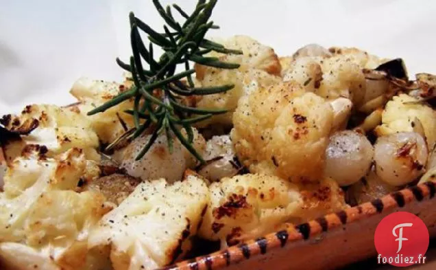 Chou-Fleur Rôti Et Ail Rôti Aux Oignons Perlés