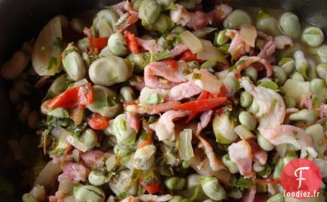 Fèves à la Sauce Tomate à l'Ail