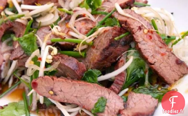 Steak de Flanc Mariné à la Thaïlandaise et Salade d'Herbes
