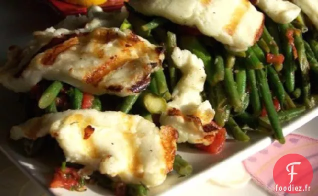 Halloumi Rôti, Salade de Haricots, Tomates et Asperges