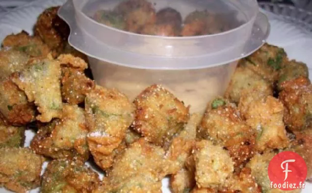 Gombo Frit Cajun Avec Sauce Chili Crémeuse