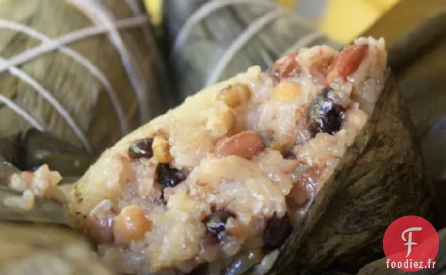 Riz Gluant et Saucisse Chinoise Enveloppée de Feuilles de Bananier