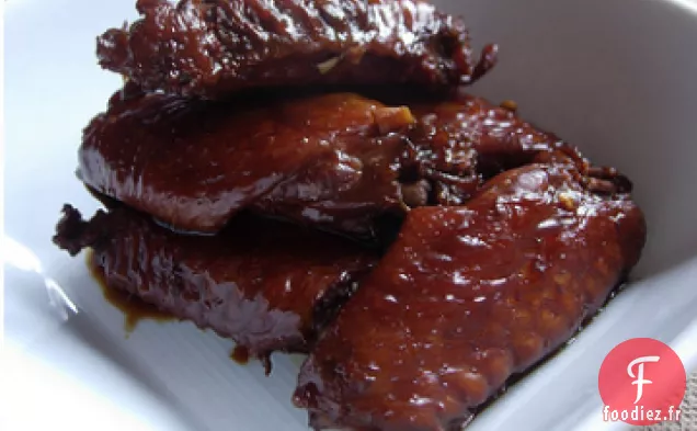 Ailes De Poulet Cuites au Rouge
