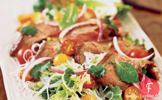 Salade de Nouilles au Bœuf et au Riz Aigre-Chaud