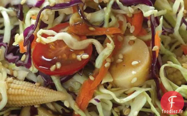 Salade De Chou Asiatique Avec Vinaigrette Au Sésame À L'Ail