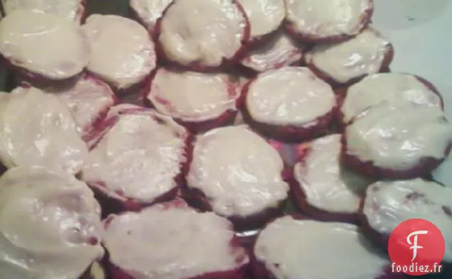 Biscuits De Velours Rouge Avec Glaçage Au Fromage À La Crème