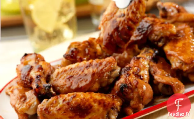 Lécher les Doigts De Bonnes Ailes De Poulet