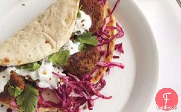 Pitas Au Beignet De Lentilles Avec Salade De Chou Rouge