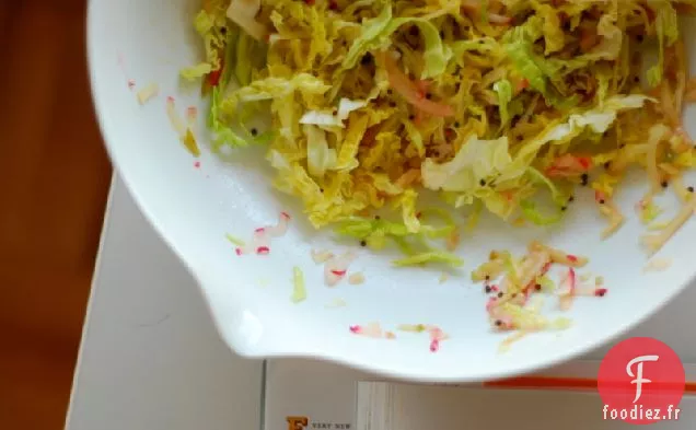 Salade De Chou De Savoie Avec Vinaigrette De Compote De Pommes Et Graines De Moutarde