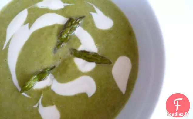 Soupe D'Asperges À La Crème Fraîche Au Citron