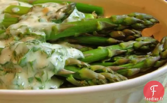 Asperges À La Vinaigrette Crémeuse Au Sésame