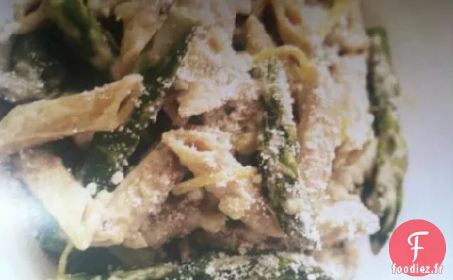 Penne aux Asperges Délicieusement Délicieuse à la mâchoire (Rachael Ray)