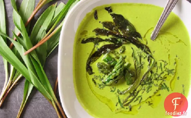 Soupe d'Asperges et de Rampe au Yogourt