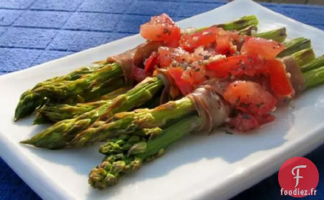 Paquets de Prosciutto d'Asperges Avec Vinaigrette aux tomates