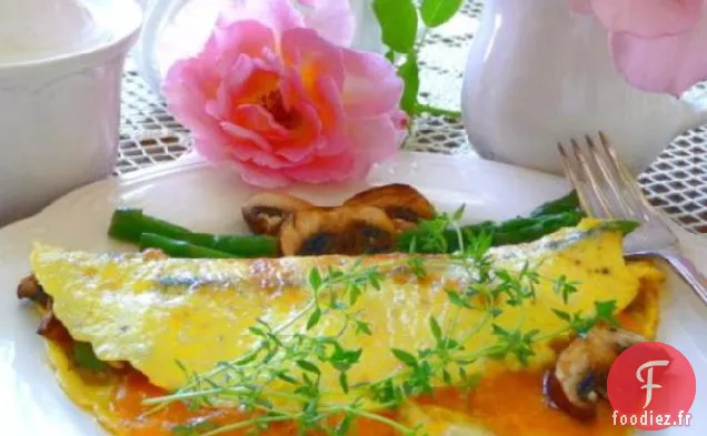 Omelette aux Asperges, Champignons et Fromage aux Herbes