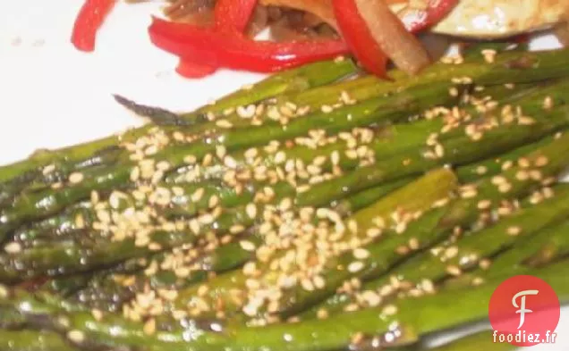 Asperges Du Chef Moyen Au Beurre Orange-Sésame