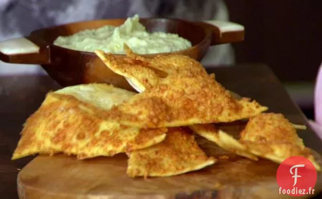 Trempette Asiago à l'Ail Rôti avec des Craquelins faits maison