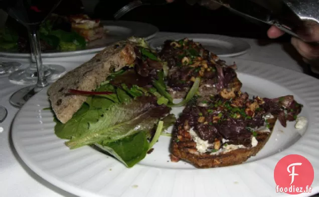 Steaks de Filet avec Sauce au Porto aux Canneberges et Fromage Gorgonzola