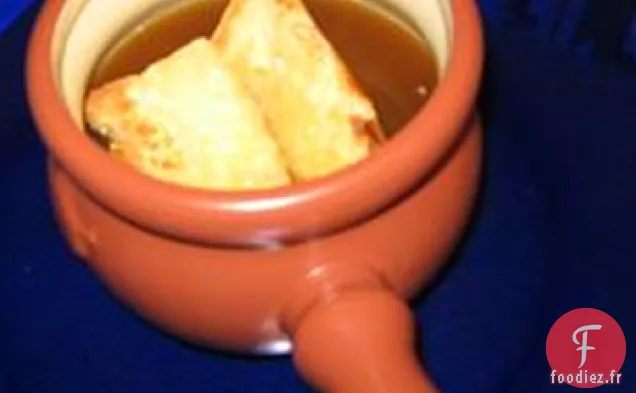 Soupe À L'Oignon Française À L'Ail Doré
