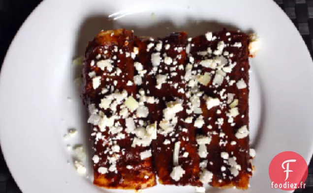 Enchiladas Rouges Au Queso Añejo