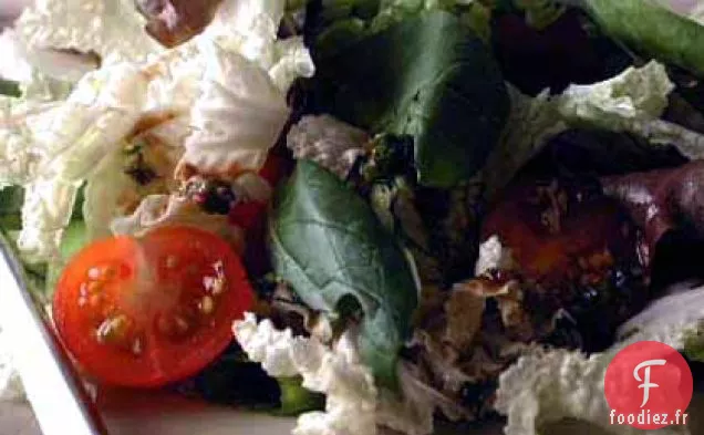 Salade de Chou et Légumes Verts Mélangés avec Vinaigrette aux Herbes acidulées