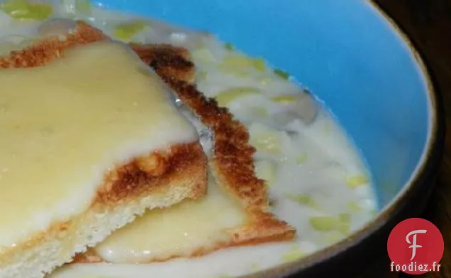 Soupe De Poireaux Aux Toasts De Brie