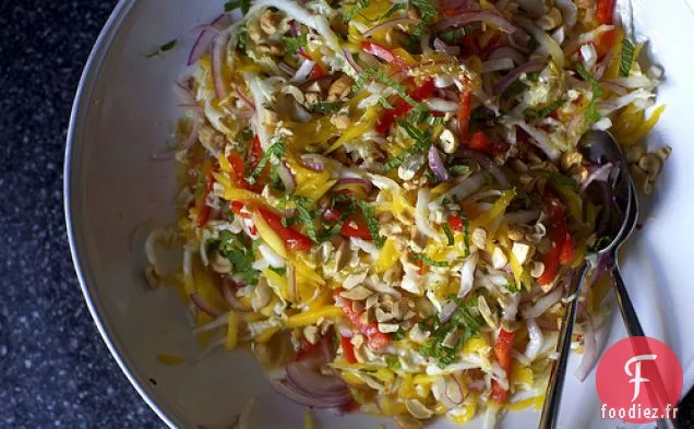 Salade De Mangue Aux Noix De Cajou Et À La Menthe