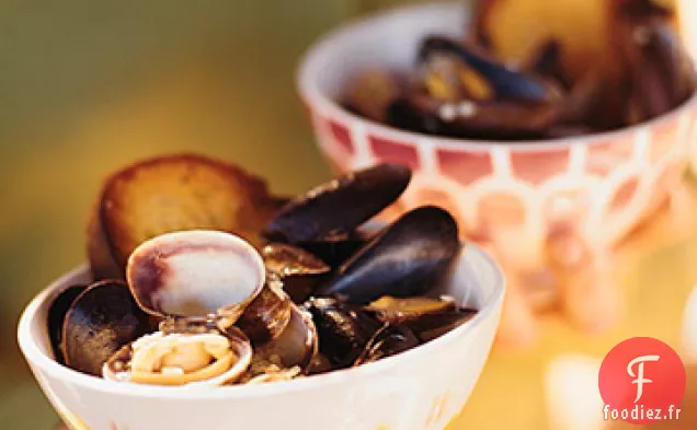 Moules et Palourdes Cuites à la Vapeur