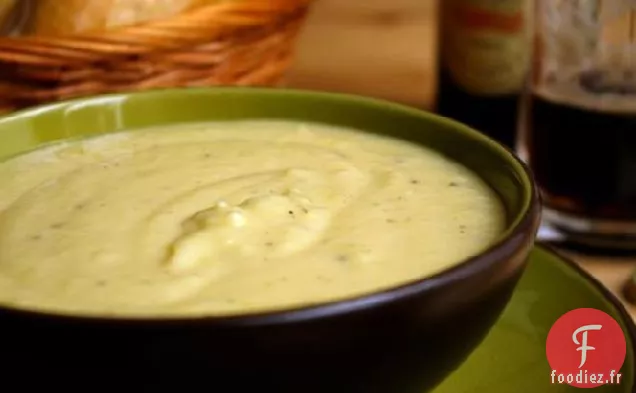 Soupe De Pommes De Terre De La Saint-Patrick Au Pesto