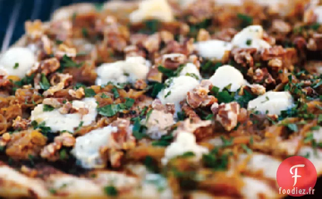 Pizza Grillée à l'Oignon et au Gorgonzola Caramélisée