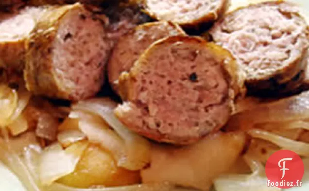 Saucisses Grillées aux Oignons Caramélisés et aux Pommes