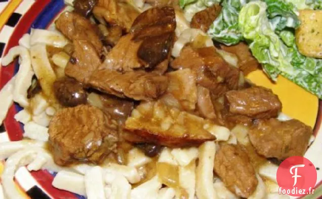 Nouilles de Boeuf Maison Avec Champignons et Oignons