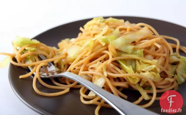 Spaghetti Au Piment Doux À l'Asiatique Au Chou