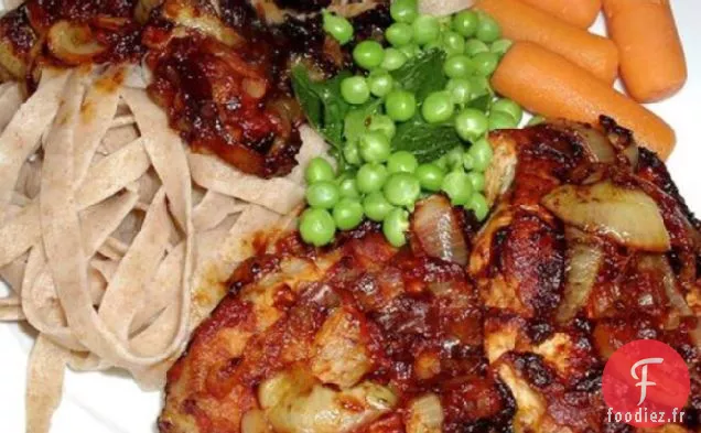 Côtelettes de Porc Cuites au Four Avec Oignons et Sauce Chili