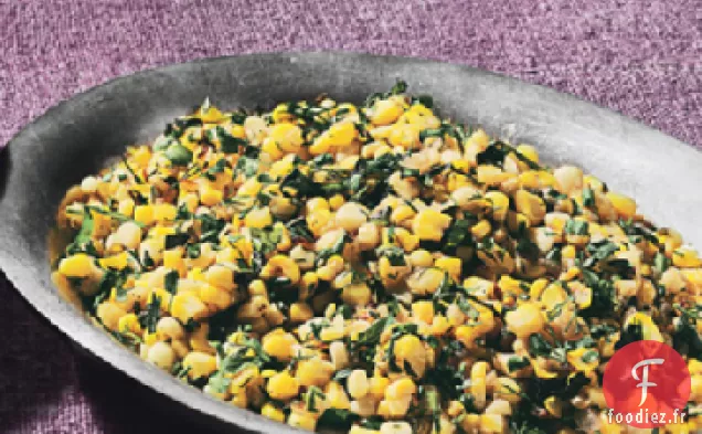 Sauté de Maïs d'été avec des tonnes d'herbes