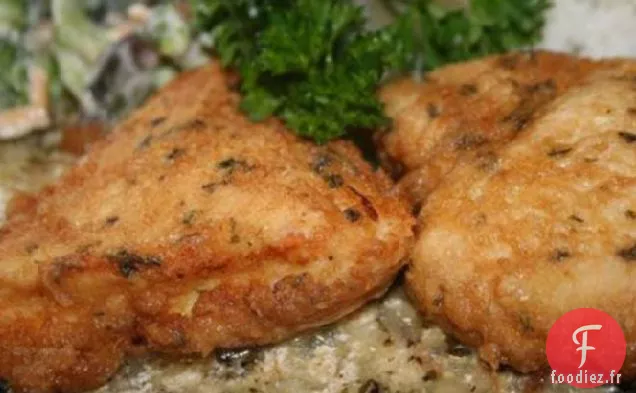 Poulet Aux Olives Avec Sauce À La Sauge Au Citron