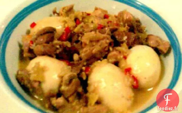 Porc en pot d'argile vietnamien