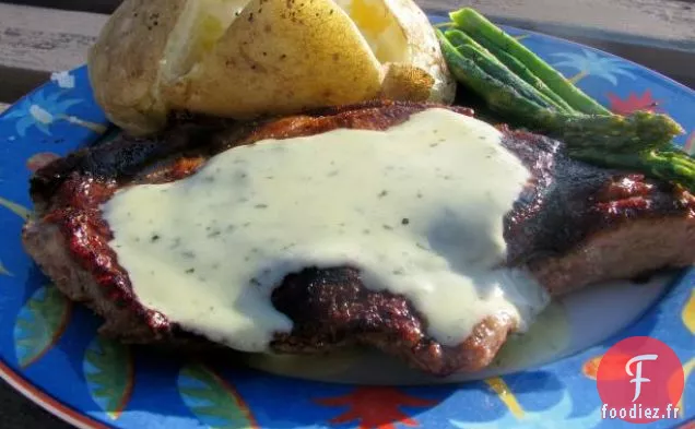 Poulet aux Olives, Oignons Caramélisés et Sauge