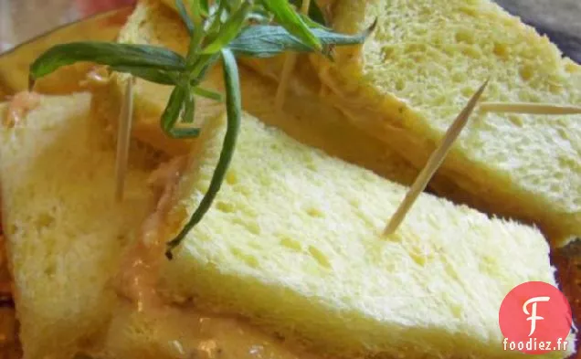Sandwichs élégants au Thé à l'Estragon et au Beurre de Tomate