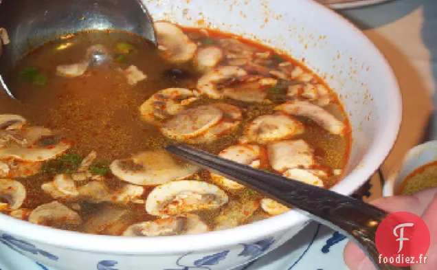 Tom Yum - Soupe Thaïlandaise Aigre-Chaude