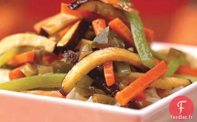 Sauté De Tofu Aux Cinq Épices Avec Carottes Et Céleri