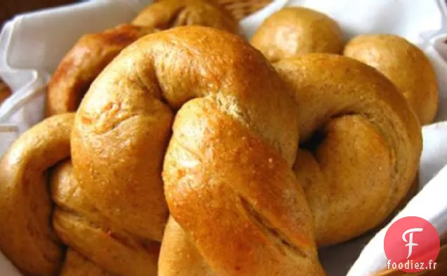 Bretzels de Blé Entier à la Mélasse de Carottes