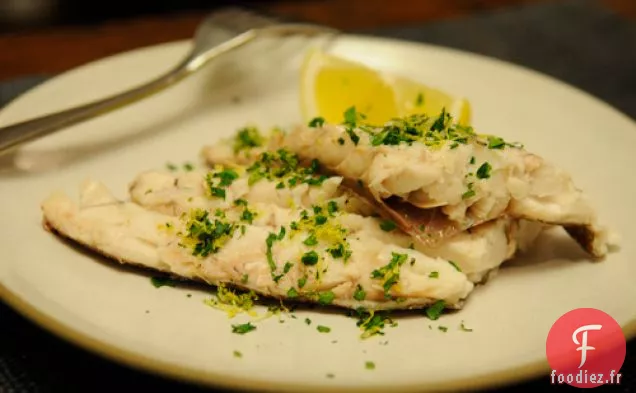 Poisson Entier Cuit Au Sel De Mer Avec Gremolata Au Persil