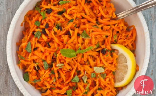 Salades Sérieuses: Salade de Carottes Râpées et de Menthe avec Vinaigrette au Miel et au Citron