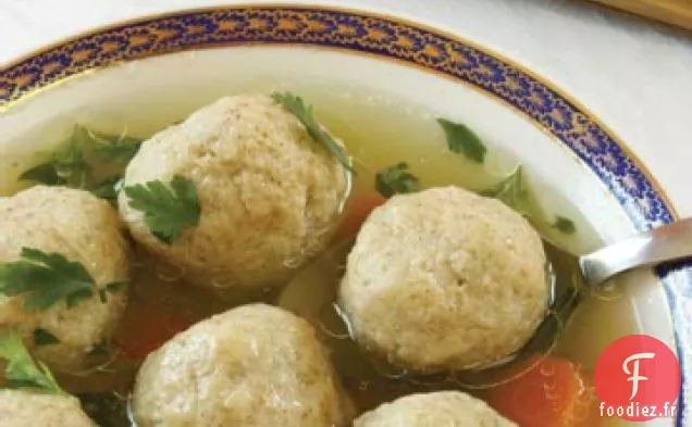 Soupe de Poulet aux Boules de Matzoh