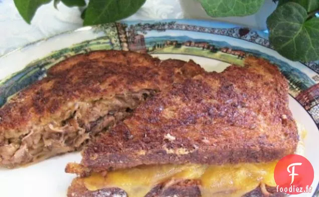 Gros Sammies au Rôti de Bœuf et au Cheddar au Beurre Épais / Sandwichs
