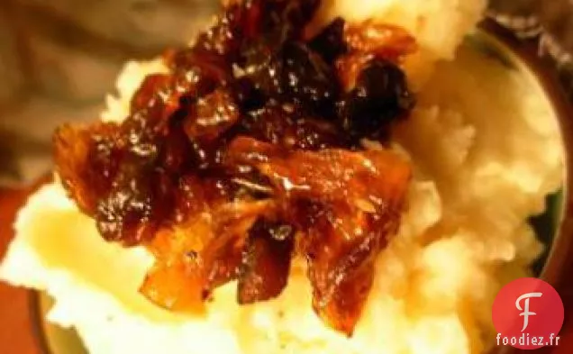 Purée De Pommes De Terre Au Raifort Avec Oignons Caramélisés